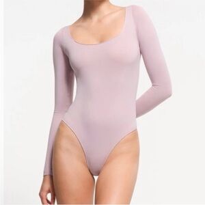 SKIMS ESSENTIAL BODYSUITS LONG SLEEVE SCOOP NECK BODYSUIT COLOR: DUSK L/XL